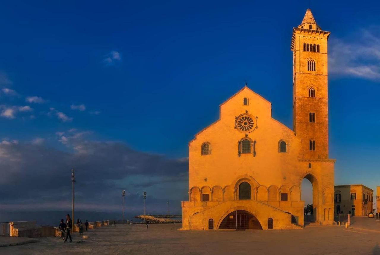 Palazzo Romanelli B&B Trani Extérieur photo